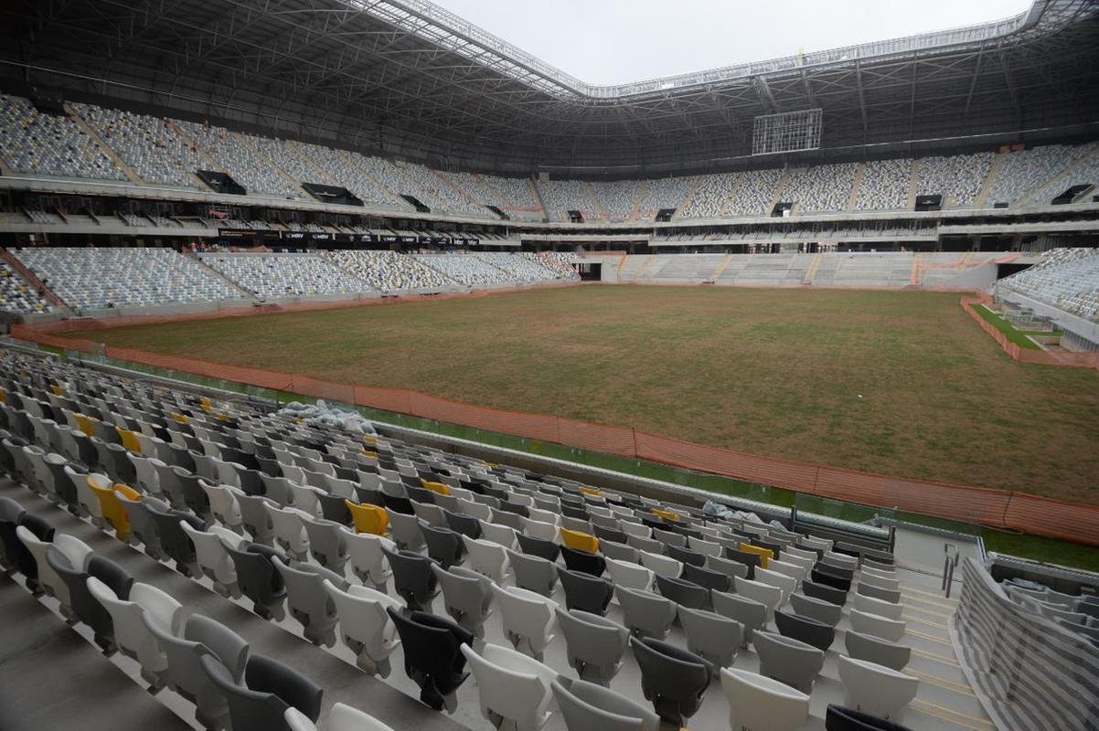 As cadeiras do setor Norte (oposto ao setor da principal torcida organizada)