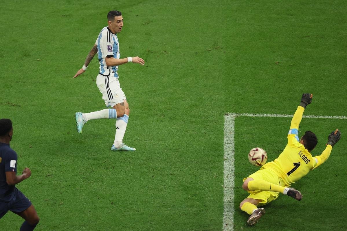 Di Mara ampliou a vantagem da Argentina para 2 a 0 na final da Copa do Mundo contra a Frana. Veja o gol por todos os ngulos