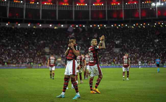 Flamengo bateu o Atlético-GO por 4 a 1 em duelo no Maracanã