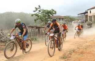 Cerca de 2 mil ciclistas participaram do primeiro dia do Iron Biker em Mariana