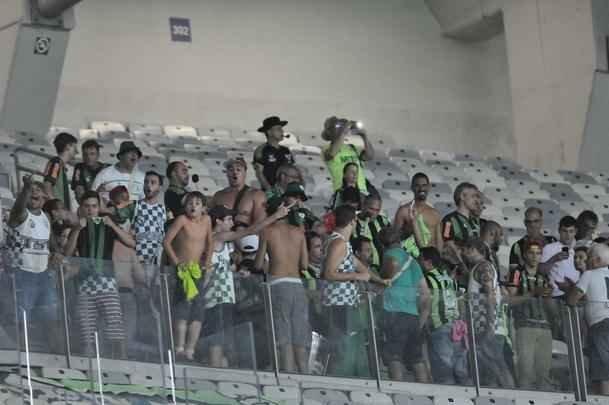 Cruzeiro e Amrica ficaram no empate, e permitiriam a chegada do Uberlndia  liderana