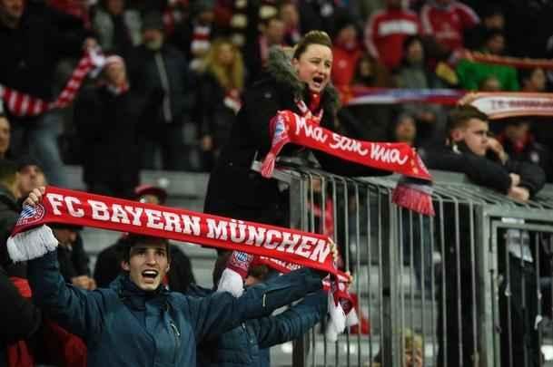 O Bayern de Munique conseguiu um vitria histria sobre a Juventus nesta quarta-feira para avanar s quartas de final da Liga dos Campees. Aps sair perdendo por 2 a 0, conseguiu o empate aos 45 minutos do segundo tempo e garantiu o triunfo por 4 a 2 no segundo tempo da prorrogao. O jovem Coman, de apenas 19 anos, est no Bayern emprestado pela Juventus, participou dos dois gols no tempo normal e marcou o tento que fechou a contagem na Allianz Arena.