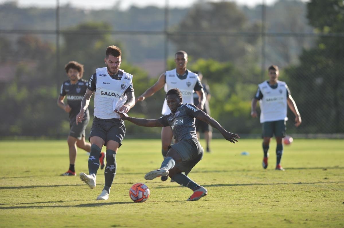 Veja fotos do treino do Atltico