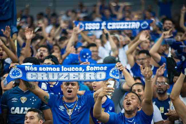 Torcida do Cruzeiro mostrou euforia com a chegada de Ronaldo