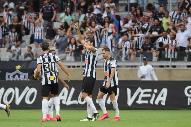 No dia da apresentao de Diego Tardelli, Atltico perde para Caldense no Mineiro