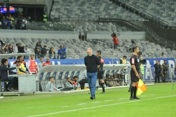 Fotos de Cruzeiro x Corinthians, no Mineiro, pela oitava rodada do Campeonato Brasileiro