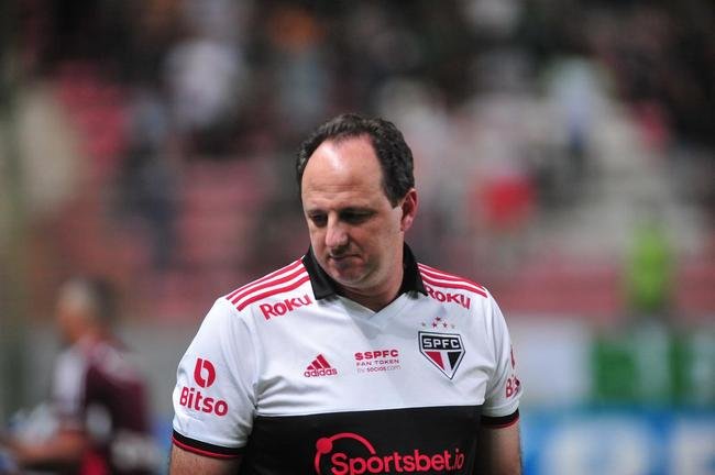 Fotos da partida entre Amrica e So Paulo, nesta quinta-feira (18), no Independncia, em Belo Horizonte, pelas quartas de final da Copa do Brasil.