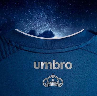 Veja imagens da nova camisa número 3 do Cruzeiro lançada pela Umbro