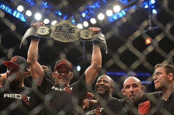 Fotos da vitória arrasadora de Fabrício Werdum sobre Cain Velasquez