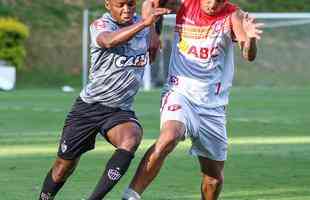 Com gols de Fred e Carlos Csar, Atltico vence jogo-treino contra Guarani de Divinpolis, na Cidade do Galo, por 2 a 0