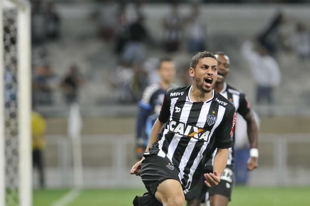 Gabriel marcou o gol de honra do Galo no Mineiro, no primeiro duelo da final, diminuindo para 2 a 1