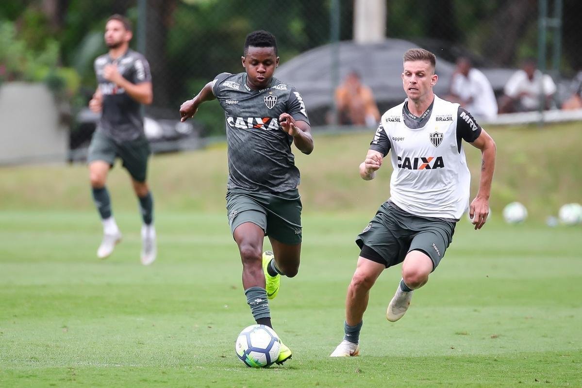 Veja, em fotos, como foi o primeiro treino de Levir Culpi nesta quinta passagem pelo Atltico