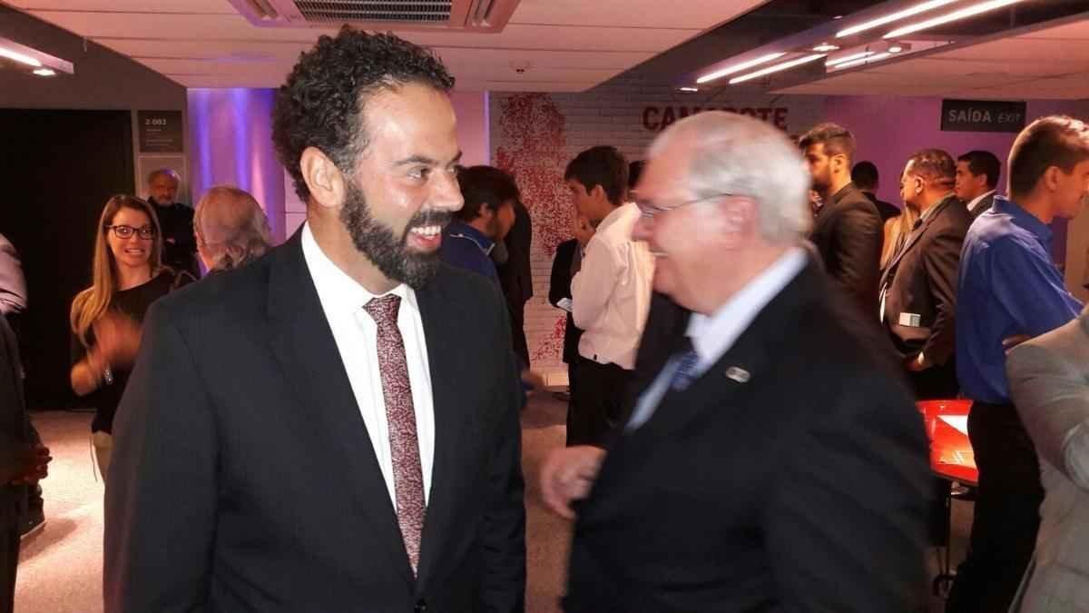 Personalidades na cerimnia do 16 Trofu Tel Santana. Daniel Nepomuceno, presidente do Atltico, e Gilvan de Pinho Tavares, presidente do Cruzeiro