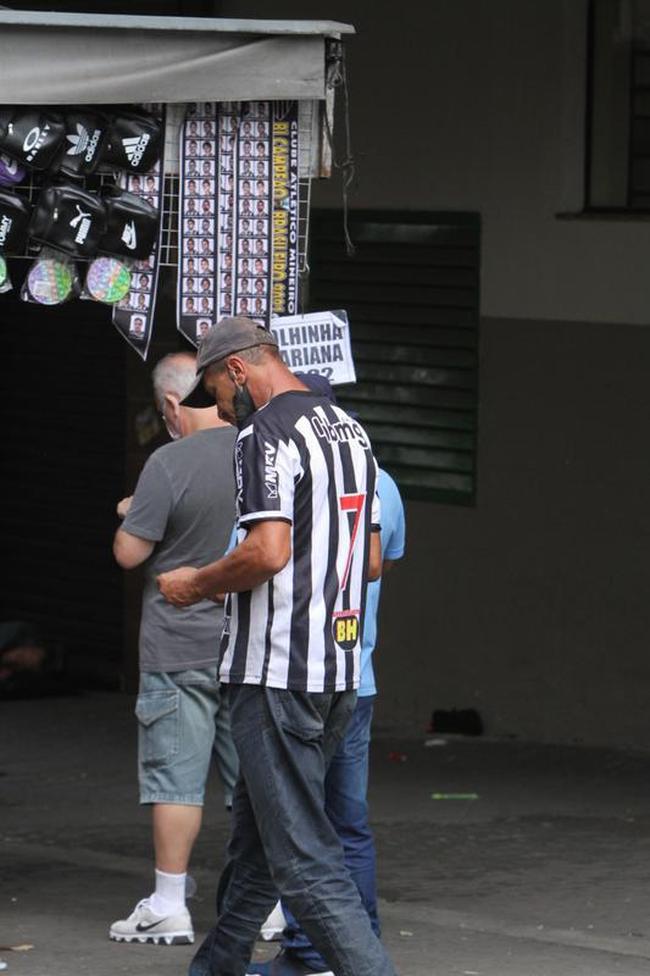 Fotos de atleticanos nas ruas de BH na manhã desta segunda-feira (29/11)