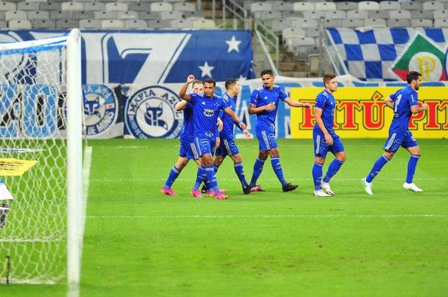 Cruzeiro e CRB se enfrentaram no Mineir�o