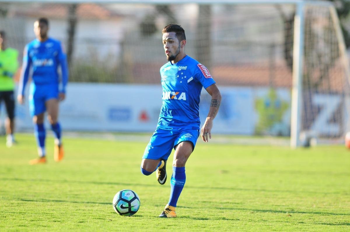 Imagens do treino do Cruzeiro desta quinta-feira, na Toca da Raposa II (Alexandre Guzanshe/EM D.A Press)