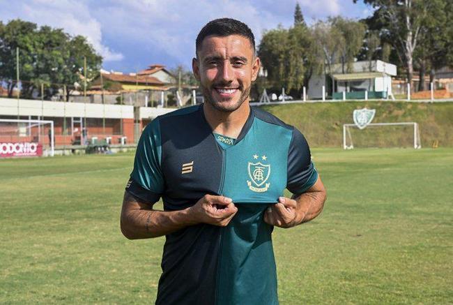 O lateral-esquerdo Alan Ruschel, de 32 anos, está emprestado ao América, clube pelo qual disputou 17 jogos na Série A.