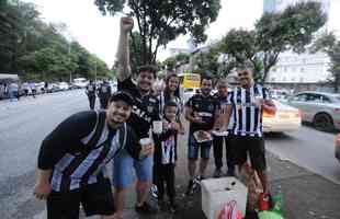 Torcida do Atltico na chegada ao Mineiro para a partida contra o Juventude pela 34 rodada do Campeonato Brasileiro