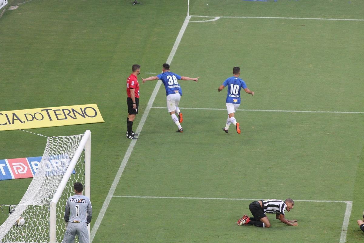 Thiago Neves marca segundo gol do Cruzeiro e garante ttulo estadual