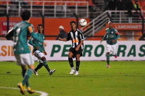 Estreia vitoriosa contra o Palmeiras: 1 a 0 no Pacaembu