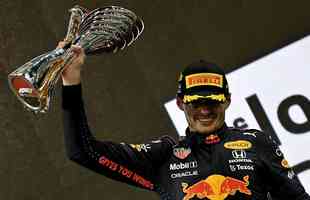 Max ultrapassou Lewis Hamilton, da Mercedes, na última volta e venceu o GP de Abu Dhabi