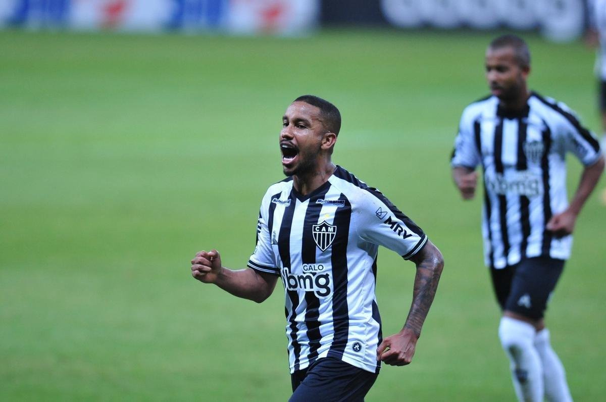 No segundo tempo, o volante Jair ampliou para o Atltico: 3 a 0