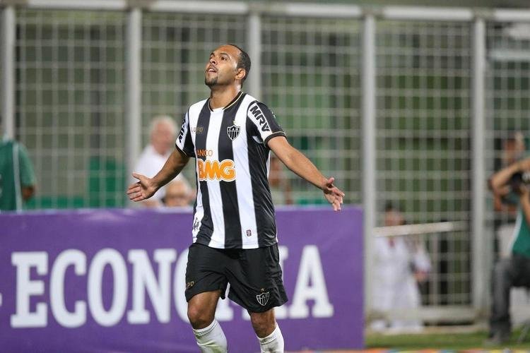 Alecsandro - Jogou no Atltico em 2013. Foi para o Palmeiras em 2015 e ficou at 2017.
