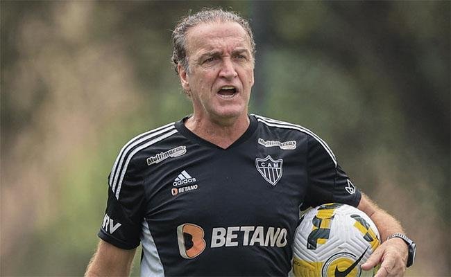Cuca fez diversas mudanças na equipe alvinegra