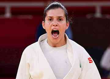 Brasileira superou a georgiana Ina Kaldani na decisão por ter aplicado um waza-ari 