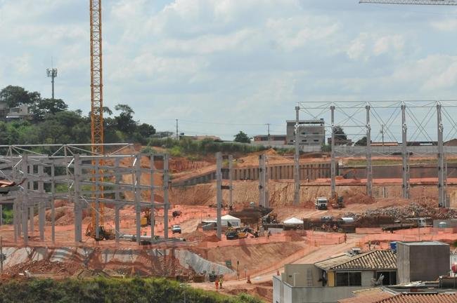 Arena MRV completa um ano de obras neste 20 de abril de 2021. Veja como est� o andamento da constru��o do est�dio do Atl�tico, que tem previs�o de ficar pronto em outubro de 2022. Ser�o 46 mil lugares, 2.333 vagas de estacionamento, 40 bares e 80 camarotes. O empreendimento fica no bairro Calif�rnia, em Belo Horizonte. (Fotos de Gladyston Rodrigues/EM/D. A Press)