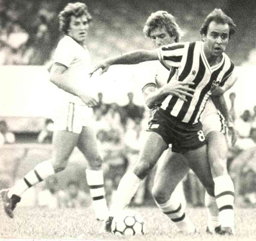 Marcelo Oliveira - Revelado pelo Atltico, o ex-jogador  dolo do clube. Foram 285 jogos e 104 gols com a camisa alvinegra. Entre 1982 e 1983, vestiu a camisa do Nacional. Foram 23 jogos e cinco gols. Aps deixar o clube uruguaio, voltou a defender o Galo.