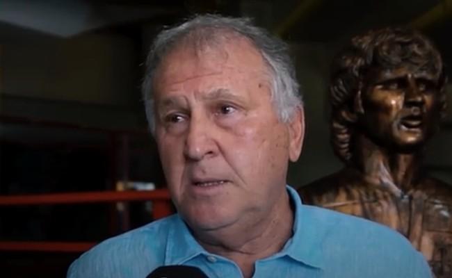 Zico reclamou de estar recebendo