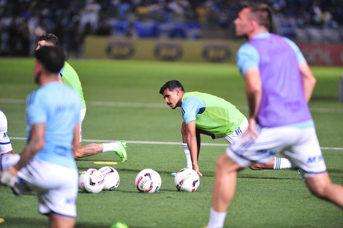 Festa da torcida do Cruzeiro no Mineiro diante do Vasco pela Srie B