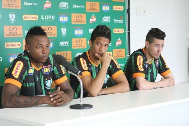 Zagueiro Cardoso, os meias Diego Lopes e Eisner Loboa, e os atacantes Nixon e Michael foram apresentados pelo presidente Anderson Racilan