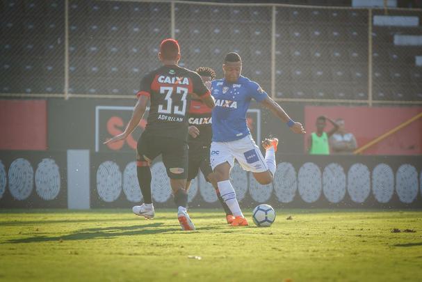 Cruzeiro empatou com Vitória no Barradão, em Salvador, por 1 a 1, pela 17ª rodada do Brasileiro