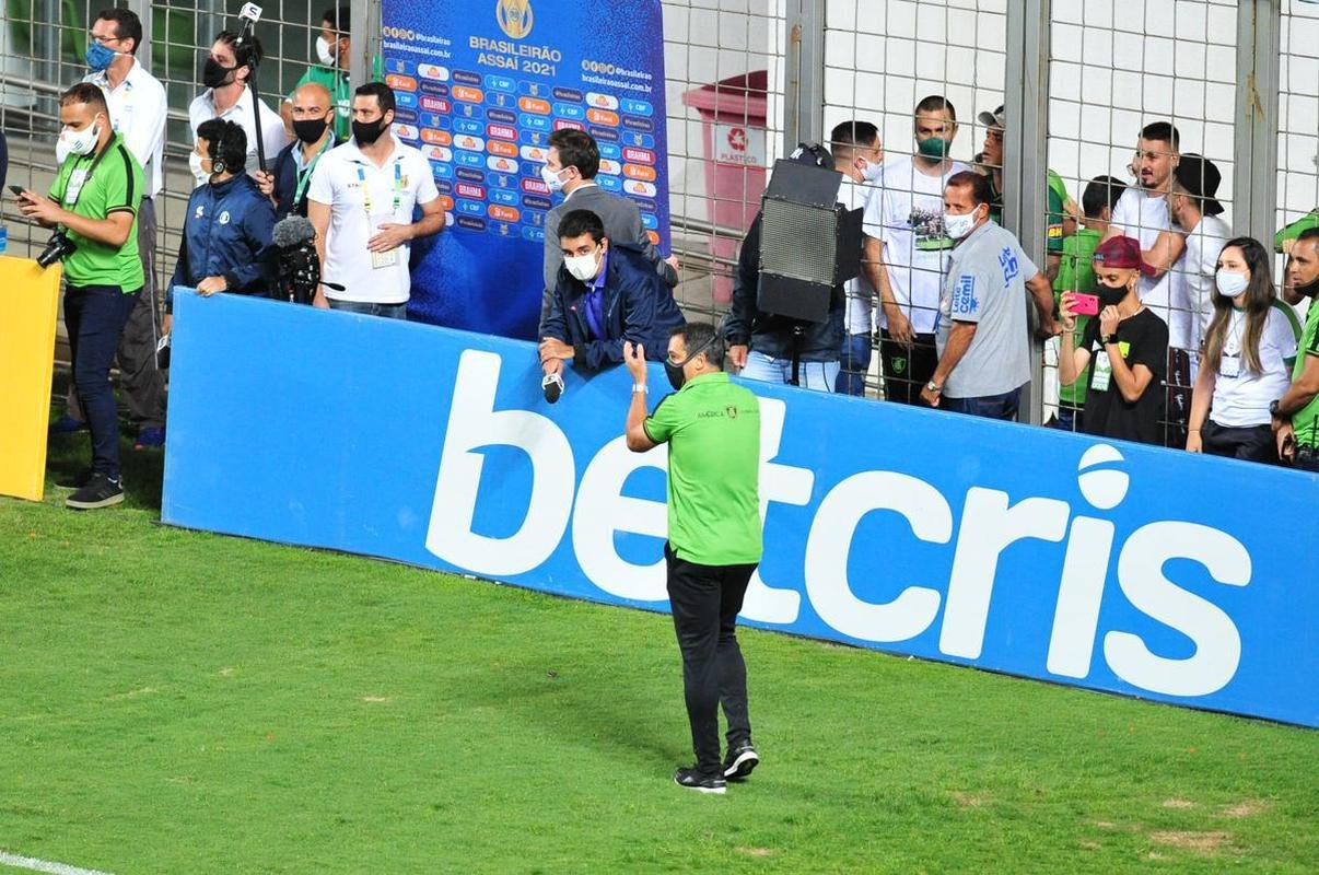 Jogadores, comisso tcnica, dirigentes e torcedores foram ao delrio no Independncia com classificao do Amrica  Libertadores