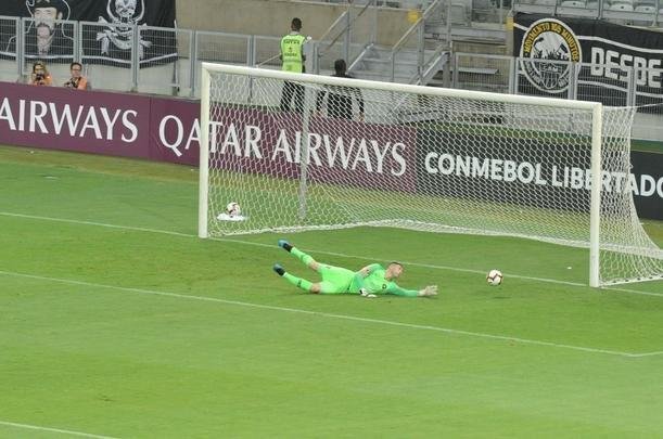 Fotos do duelo entre Atltico e Cerro Porteo, no Mineiro, pelo Grupo E da Copa Libertadores