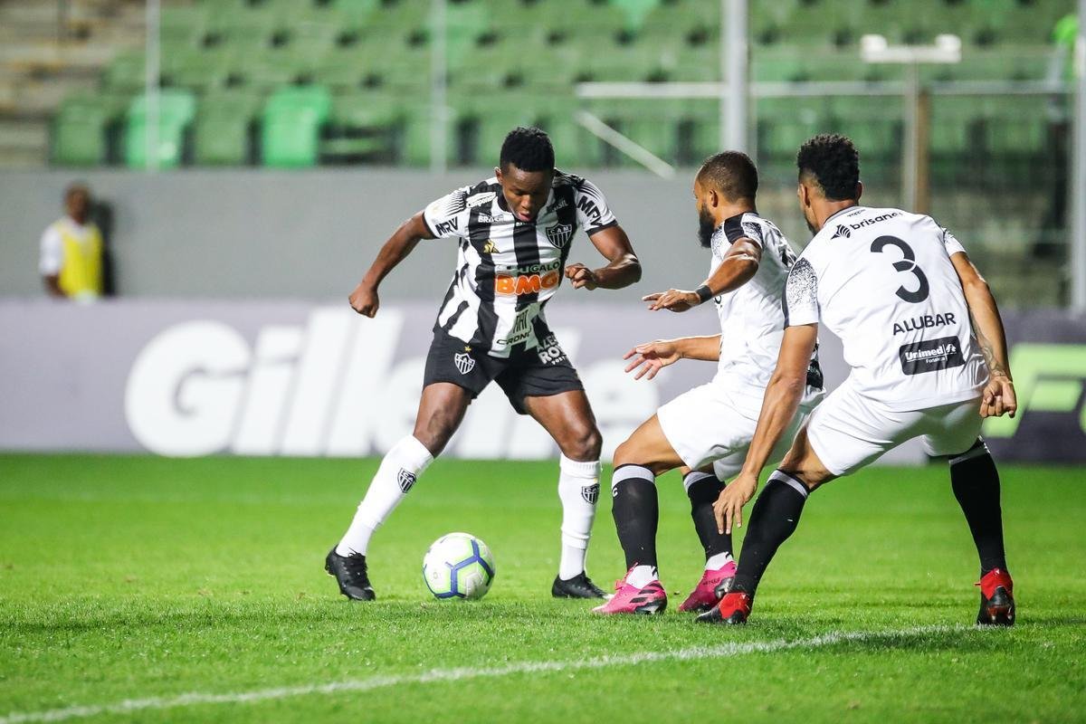 Fotos do duelo entre Atltico e Cear, no Independncia, pela 22 rodada do Brasileiro