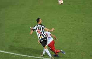 Fotos do jogo de ida da semifinal do Mineiro entre Tombense e Atltico, no Independncia, em Belo Horizonte.