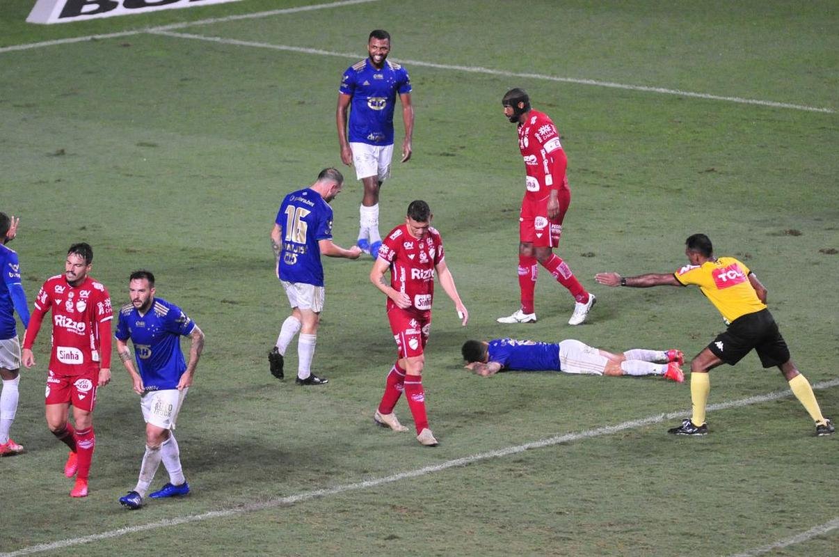 Fotos de Cruzeiro x Vila Nova-GO, no Independncia, em Belo Horizonte, pela 33 rodada da Srie B