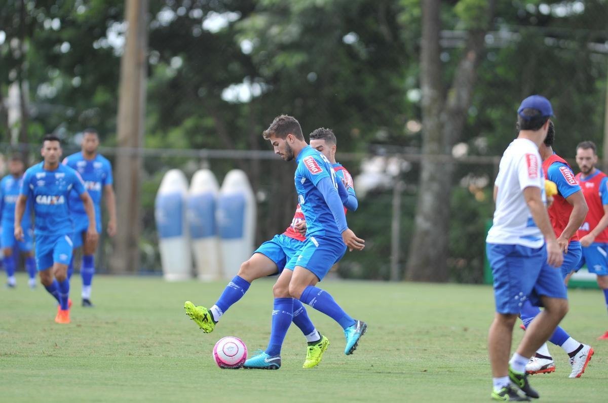 Fotos do ltimo treino do Cruzeiro antes de enfrentar a Caldense (Alexandre Guzanshe/EM D.A Press)