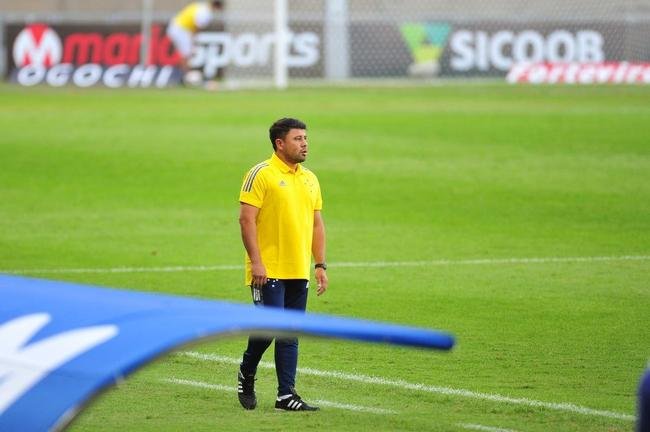 Com gols de Marcos Serrato e Renato (2), o Ava venceu o Cruzeiro por 3 a 0, neste sbado, no Mineiro, pela 12 rodada da Srie B