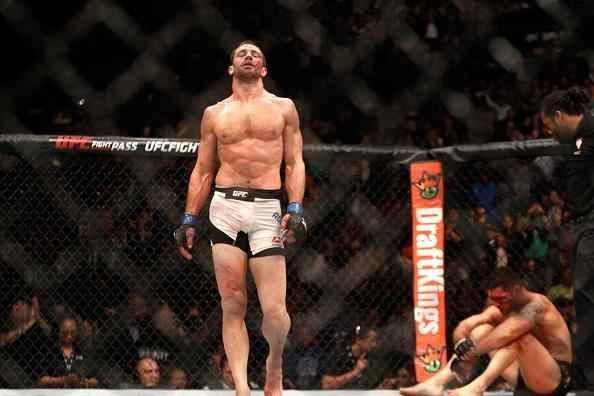 Fotos da batalha entre Luke Rockhold e Chris Weidman
