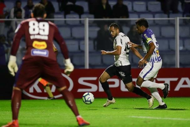 Fotos da partida entre Ava e Atltico, pelo Campeonato Brasileiro