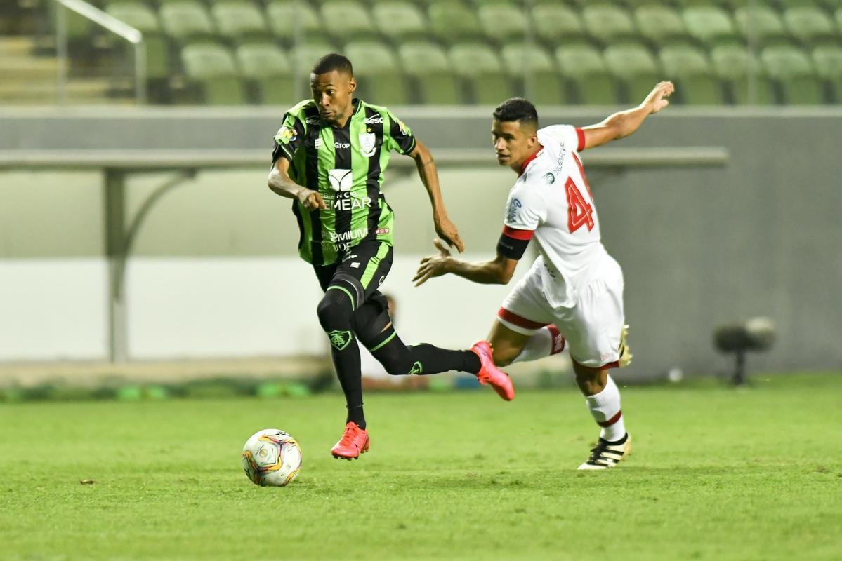 Pela 15ª rodada da Série B, o Náutico visitou o América-MG tentando reagir na tabela e manter a invencibilidade diante do ex-alvirrubro Lisca