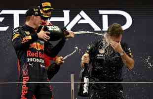 Max ultrapassou Lewis Hamilton, da Mercedes, na última volta e venceu o GP de Abu Dhabi