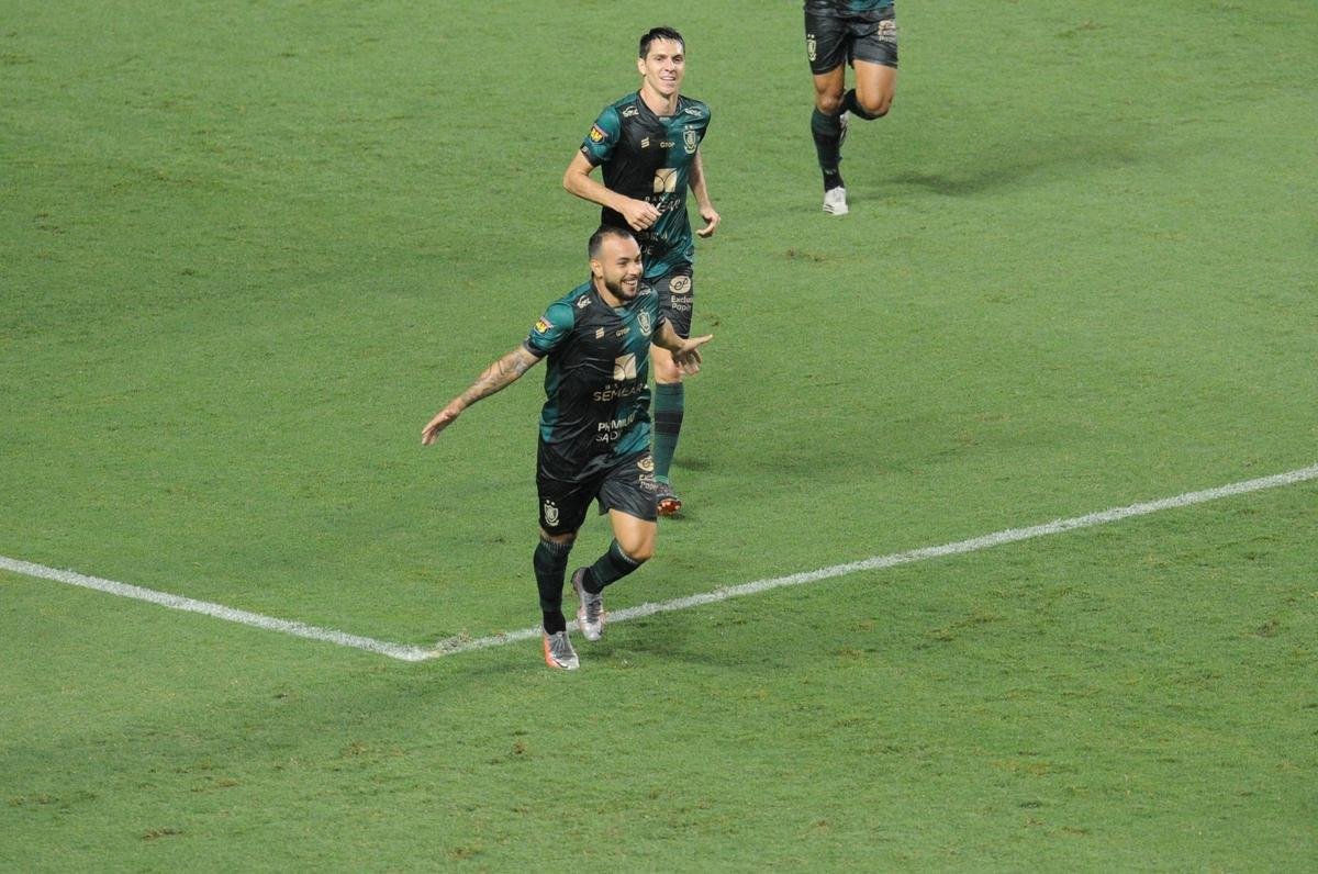 Fotos de Amrica x Vitria, no Independncia, pela 33 rodada