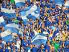 Torcedores do Cruzeiro entoam canto homofóbico; clube repudia