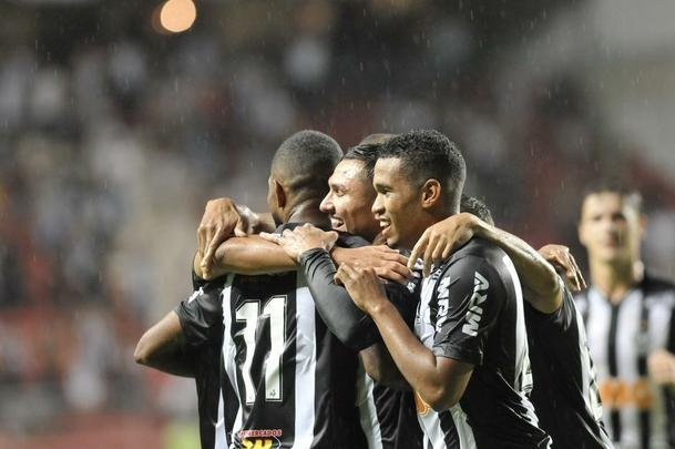 Em noite chuvosa no Independncia, reservas do Atltico batem o Tupi por 2 a 0