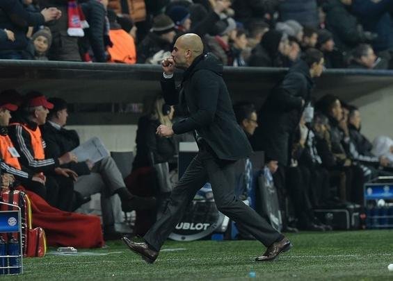 O Bayern de Munique conseguiu um vitria histria sobre a Juventus nesta quarta-feira para avanar s quartas de final da Liga dos Campees. Aps sair perdendo por 2 a 0, conseguiu o empate aos 45 minutos do segundo tempo e garantiu o triunfo por 4 a 2 no segundo tempo da prorrogao. O jovem Coman, de apenas 19 anos, est no Bayern emprestado pela Juventus, participou dos dois gols no tempo normal e marcou o tento que fechou a contagem na Allianz Arena.